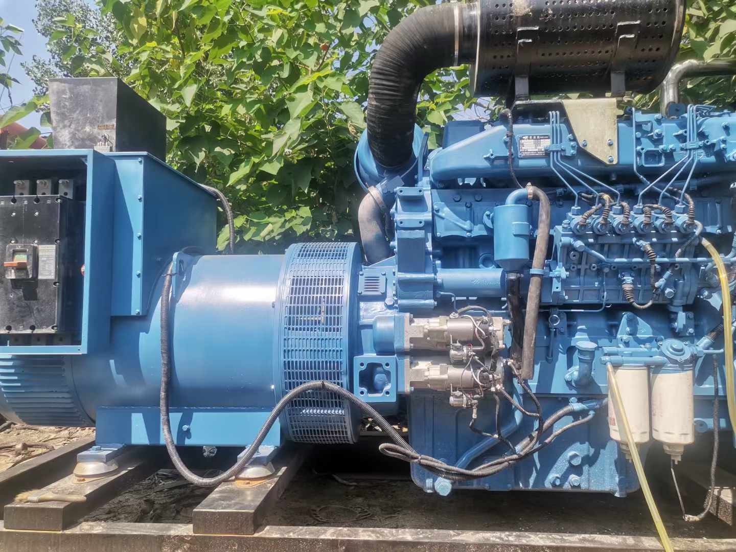 九真镇详细说明降低 800kW 柴油发电机输出电流波动的方法