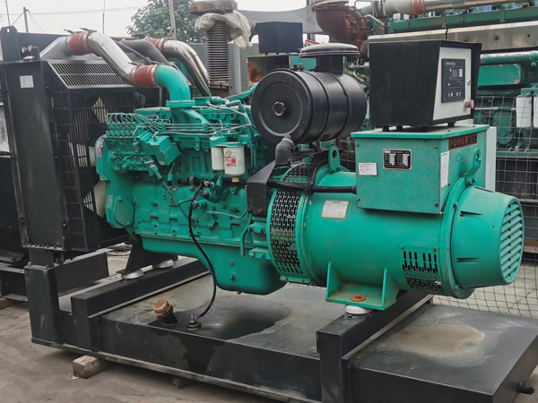 九真镇冬季低温环境下,500KW发电机组启动电瓶的容量需求具体会增加多少?